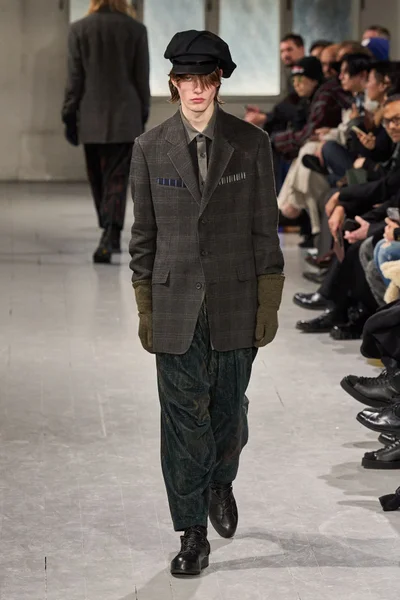 Look 27